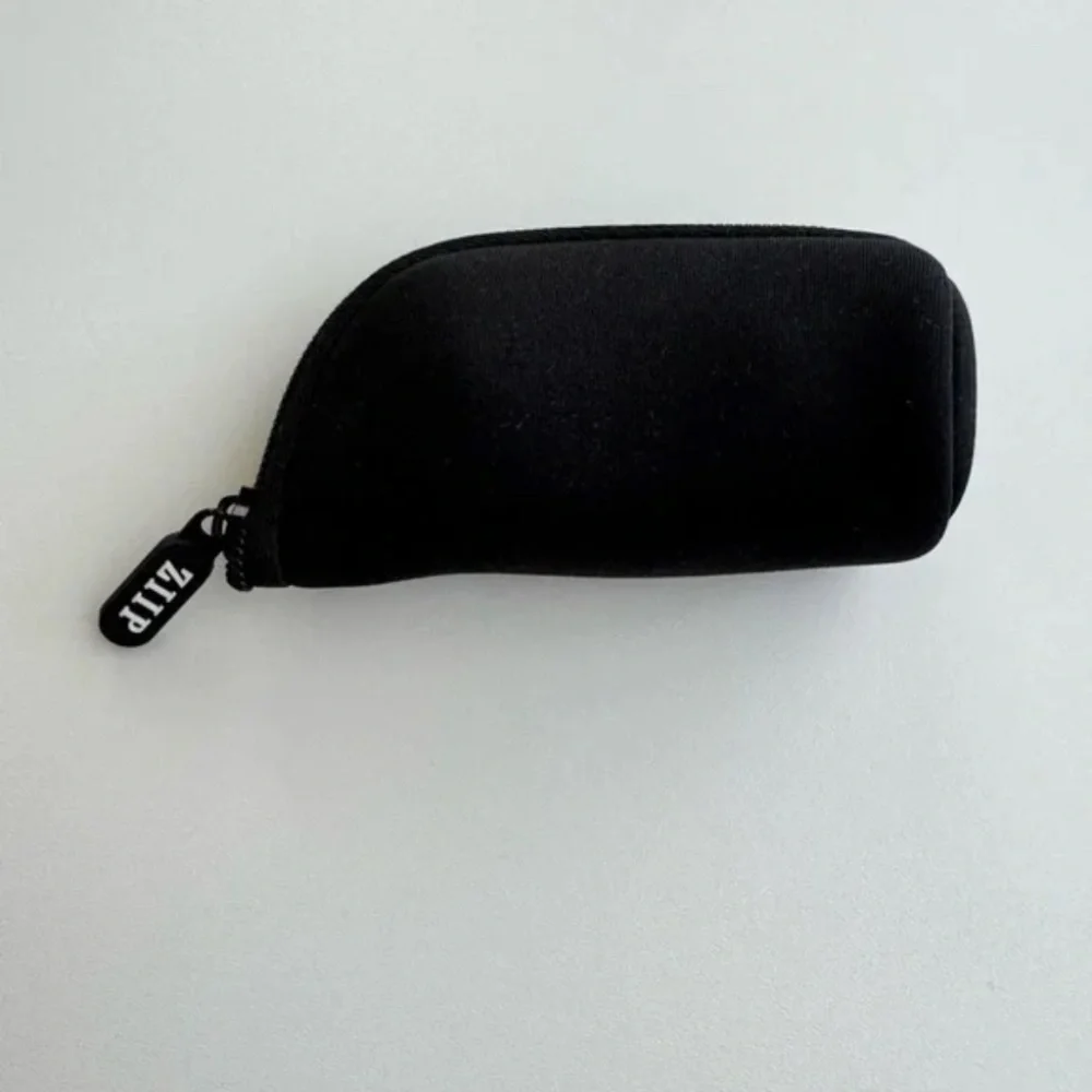 ZIIP Microcurrent Facial Device - Picture 5 of 6